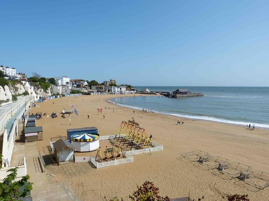 Amazing Sea Views And Much More…. Διαμέρισμα Broadstairs Εξωτερικό φωτογραφία